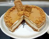 A picture of step 10 of Lotus biscoff cheesecake (no bake).
