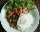Foto langkah ke 5 dari resep Nasi goreng hijau.