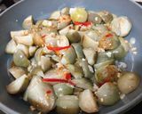 Hình bước làm 3 của món Cà Ngọt Xào Lá Quế