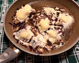 Foto del passaggio 6 della ricetta Scaloppine Radicchio e Taleggio fuso