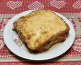 Foto del passaggio 3 della ricetta Croque Monsieur con Emmental svizzero DOP e Jalapeño
