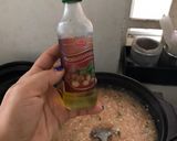 Hình bước làm 3 của món Cháo cá hồi đậu hủ non cho bé