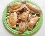 A picture of step 8 of GUJIYA-Sweet samosa.