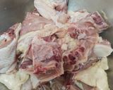 Gambar langkah 1 resipi Ayam Masak Lemak Cili Padi + Nenas.