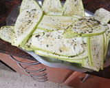 Foto del paso 3 de la receta: Canelones de calabacín rellenos de albóndigas al horno