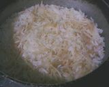 Foto del paso 5 de la receta: Cerdo en salsa BBQ, frijoles negros y arroz con fideos