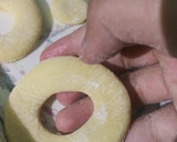 A picture of step 3 of Donuts 🍩.