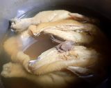 Hình bước làm 3 của món Gà luộc da săn