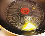 A picture of step 3 of Japanese Wagyu Beef (fry with garlic and butter soy sauce).