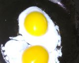 Foto langkah ke 1 dari resep Telur ceplok/mata sapi (47).