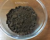 A picture of step 2 of Oreo Icecream Roll.