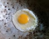 Foto langkah ke 1 dari resep Ceplok telur saus tiram.
