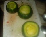 Foto del paso 2 de la receta Zapallitos rellenos de pollo y queso