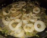 Foto del paso 3 de la receta: Espagueti con Rabas