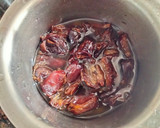A picture of step 1 of Dates and cashew nut toffee.