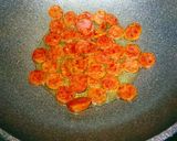 รูปขั้นตอนการทำที่ 2 ของ ข้าวผัดไก่คะน้าน้ำพริกเผากุนเชียงทอดกระเทียมกรอบ