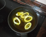 Foto del paso 2 de la receta: Calamares fritos con papas arrugás y mojo de pimiento
