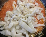 Foto del paso 3 de la receta: Arroz caldoso con langostinos y calamares