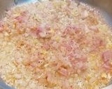 Foto del paso 5 de la receta: Huevos duros  con sofrito de tomate y pan frito