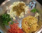 A picture of step 2 of Maggilicious Veg Burger.