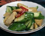 小黃瓜炒麵腸 五辛素的食譜步驟4照片