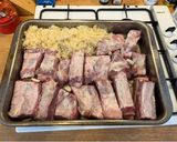 Fokhagymás sültoldalas savanyú káposztával és hagymás krumplival - FM konyhája recept fázis 1 fotója