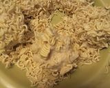 Foto langkah ke 3 dari resep Bola tahu rambutan indomie.