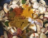 A picture of step 7 of Mushroom curry.