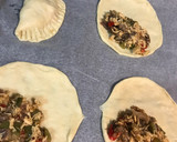Foto del paso 6 de la receta: Empanadillas rellenas de restos de cocido