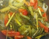 Hình bước làm 1 của món Canh chua dưa và tảo xoắn Chi Lê