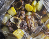 Foto del paso 6 de la receta: Tira de asado con papa y cebolla (al horno en bolsa)
