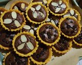 Foto langkah ke 8 dari resep Pie brownis ekonomis 1 telur buat ide bisnis.