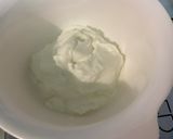 Une image de l'étape 8 de Charlotte aux skyr et fraises.