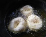 A picture of step 3 of Medu Wada(Ulundu Vadai).