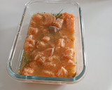 Foto del paso 2 de la receta: Galette de hojaldre y salmón marinado con limón