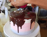 Foto del paso 12 de la receta: Pastel Tres leches Con Drip de chocolate