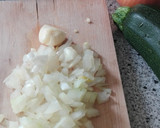 Foto del paso 2 de la receta: Spaghetti con salsa de calabacín y langostinos (sin gluten)