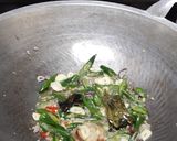 Foto langkah ke 3 dari resep Oseng Kikil Cabe Ijo.