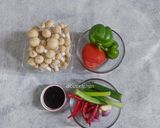 Foto langkah ke 1 dari resep Oseng Pedas Jamur Shimeji.