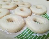 A picture of step 5 of Glazed doughnuts.