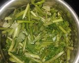 લીલા લસણ અને કોથમીર ની ચટણી (Lila Lasan Kothmir Chutney Recipe In Gujarati) રેસીપી સ્ટેપ1ફોટો