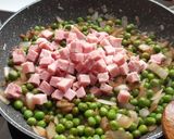 Foto del paso 4 de la receta: Guisantes salteados con Sajonia