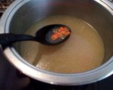Foto del paso 3 de la receta: Dos platos de una misma olla: Sopa de pollo y puré de pollo para bebés