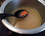 Foto del paso 3 de la receta: Dos platos de una misma olla: Sopa de pollo y puré de pollo para bebés