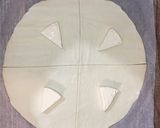 Une image de l'étape 1 de Succulent Naan au fromage.
