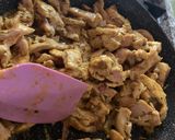 A picture of step 3 of Shredded chicken sauce.