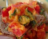 Foto del paso 7 de la receta: Ensalada de tomate, pimiento rojo, rúcula con mayonesa de zanahoria y Agua de Mar