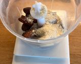 A picture of step 1 of Dates cake 160 kcal per piece.