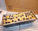 Áfonyás-citromos-joghurtos sütemény recept fázis 3 fotója