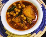 A picture of step 10 of Lahori Murgh Cholay (Chicken Chickpeas Curry).